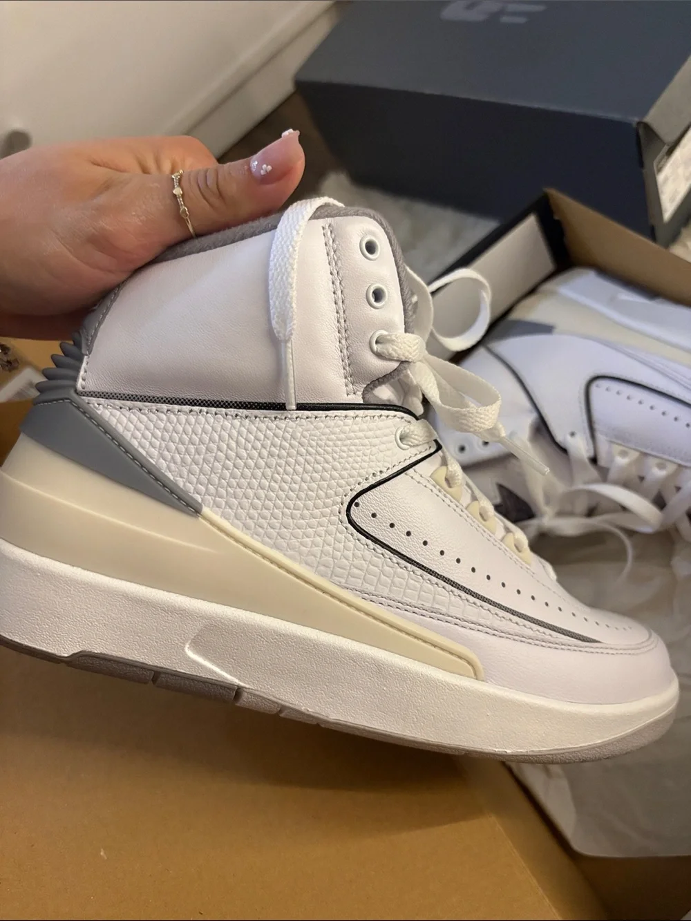 Men's Jordan 2s White sneakers